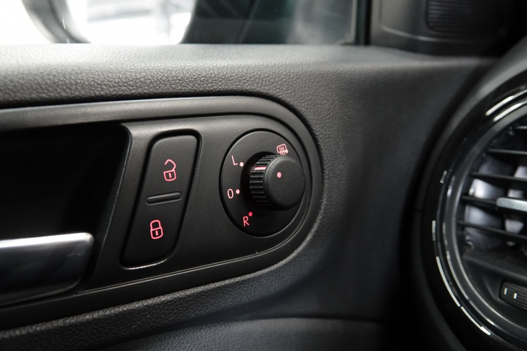 Volkswagen New Beetle 1.2 tsi | navi | bluetooth | airco |