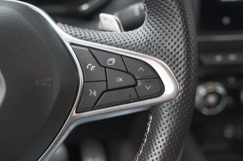 Renault Captur mild hybrid 140 edc r.s. line | camera | navigatie | stoelve
