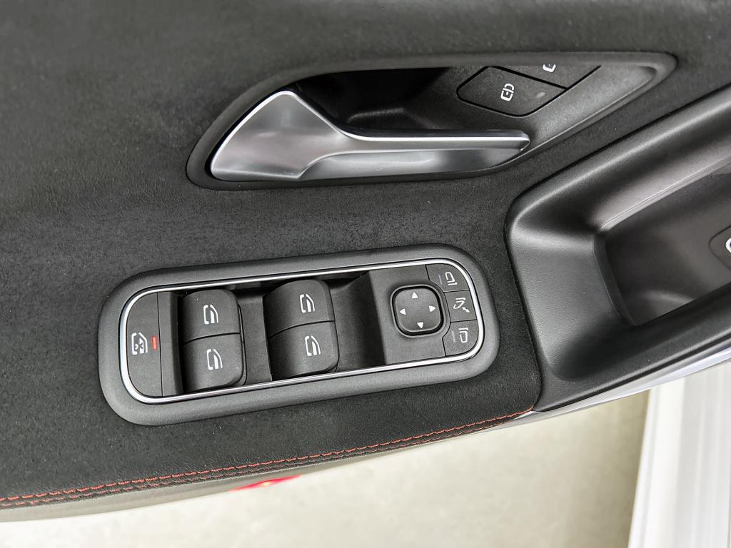 Mercedes-Benz Cla shooting brake 250 e amg plug-in hybride amg line | night