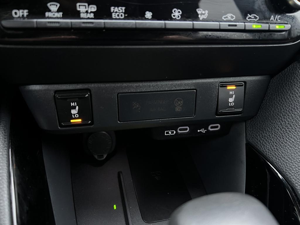 Toyota Yaris 1.5 hyb. 130 executive | trekhaak | jbl audio | half leder