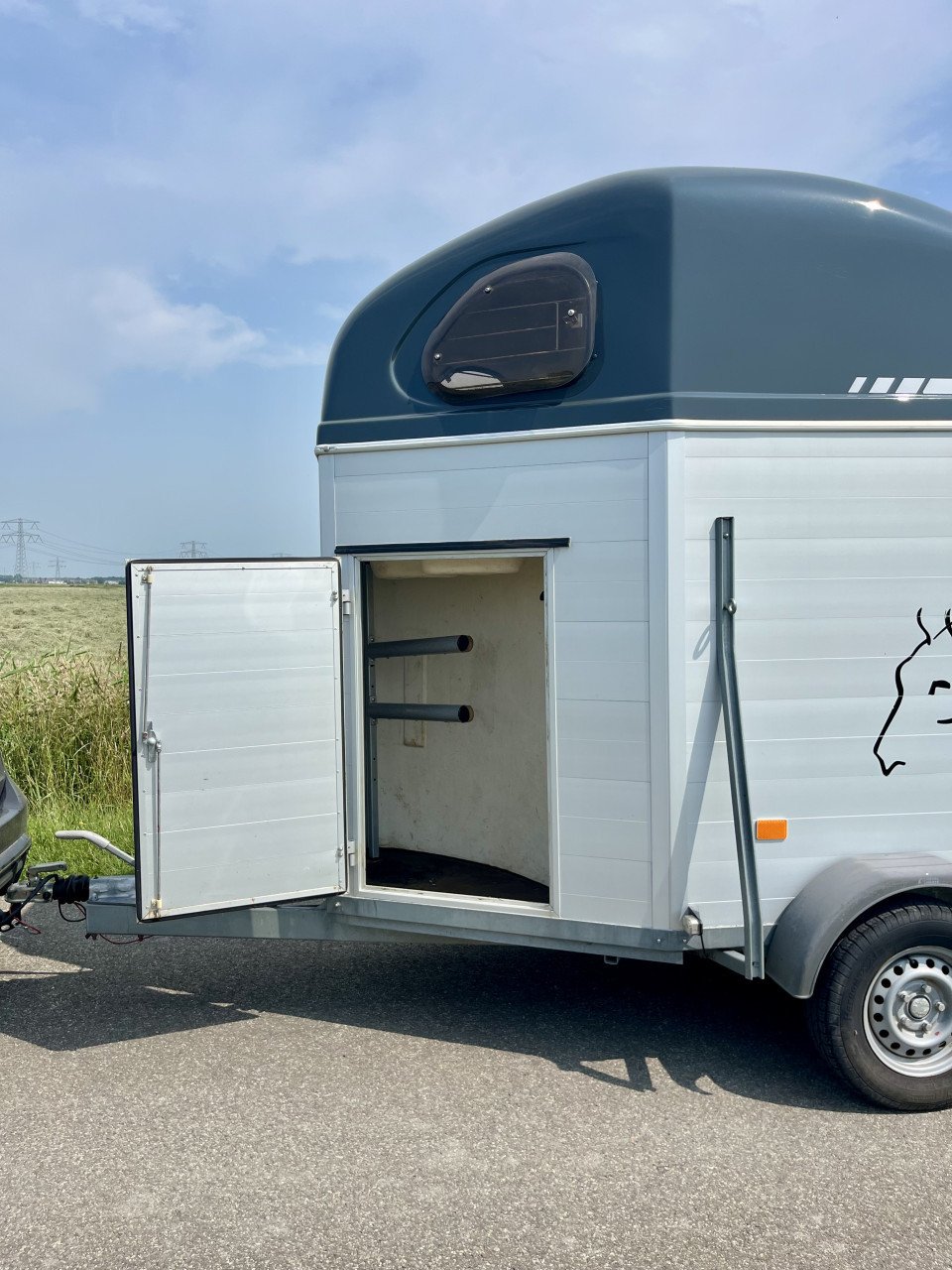 Volledig aluminium 2 paards Cheval Liberte met zadelkamer