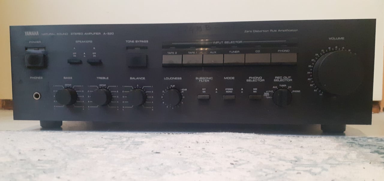 Yamaha Versterker en Nad tunner