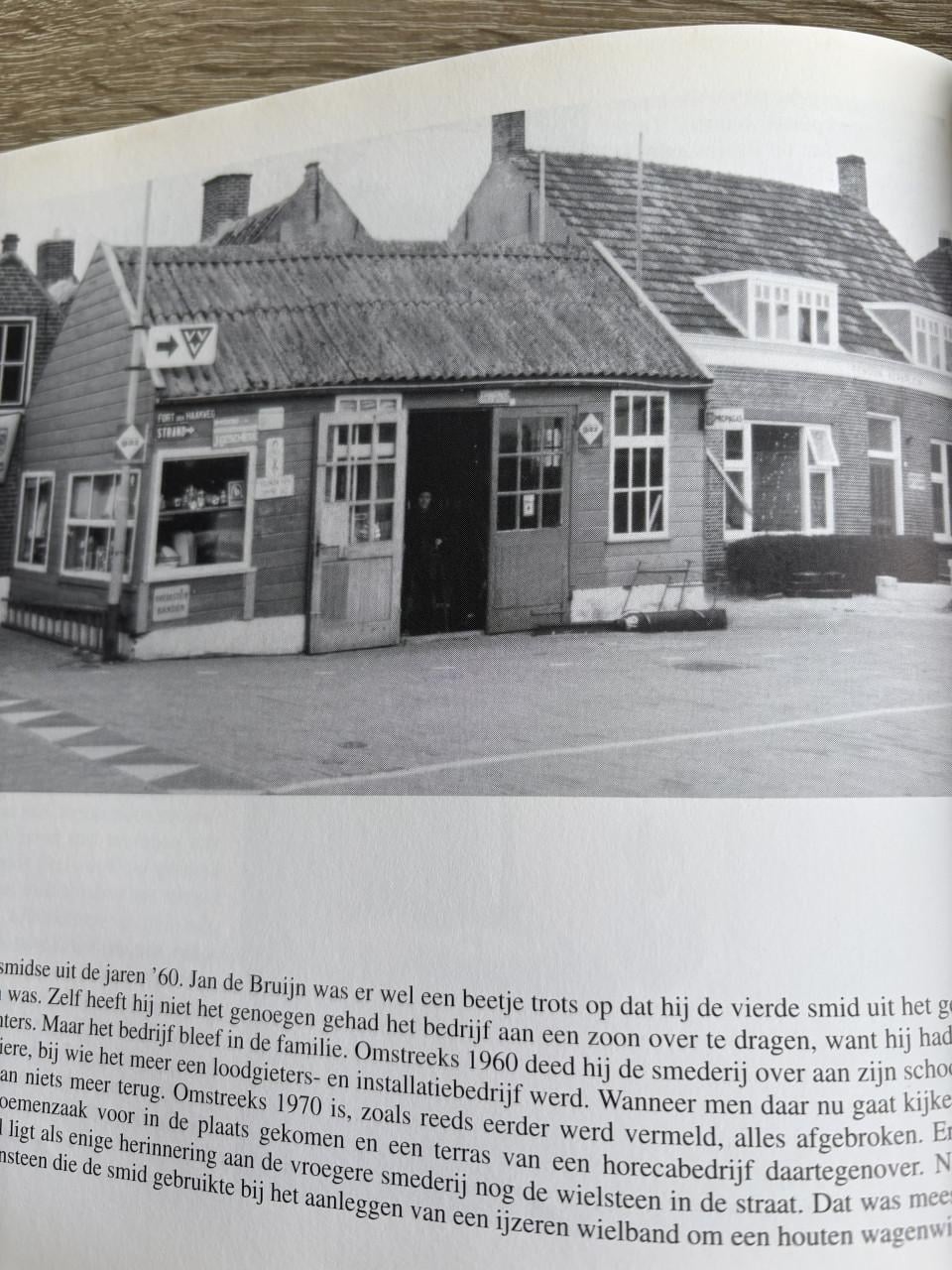 Vrouwenpolder in vroeger tijden , 84 pagina's tekst + foto's