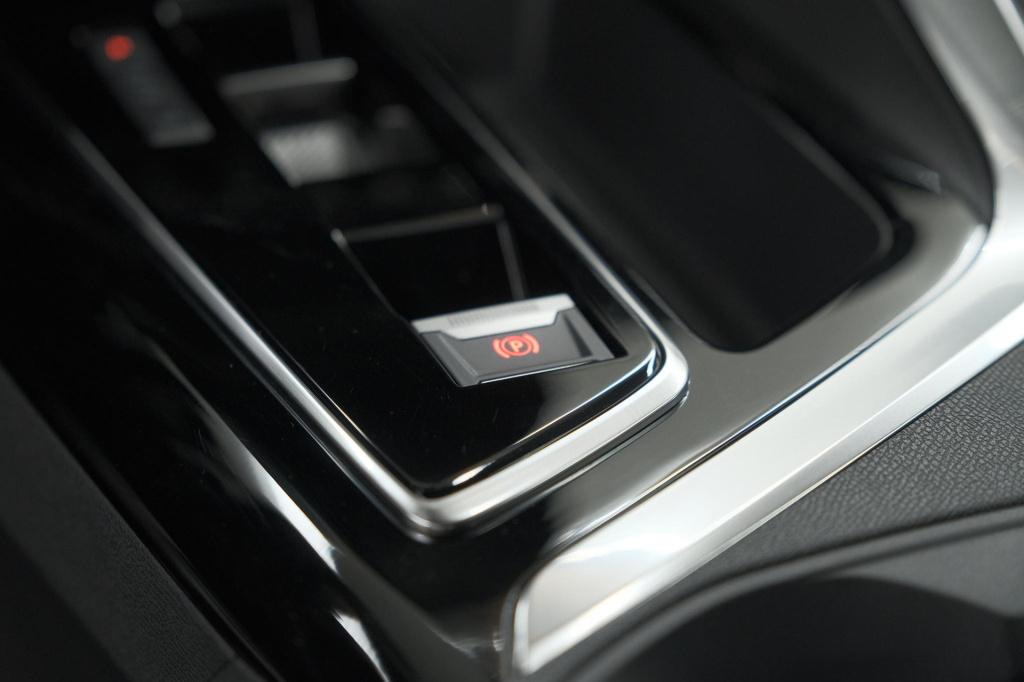 Peugeot 3008 puretech 130 eat8 gt black pack | camera | adaptieve cruise co