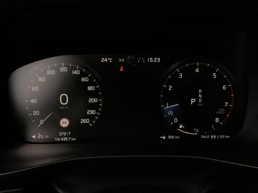 Volvo XC40 t4 190pk momentum pro| trekhaak| climate| navi| elek.achterklep