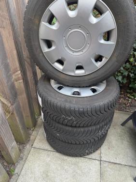 Michelin winterbanden 185/65 R 15 stalen velgen 88