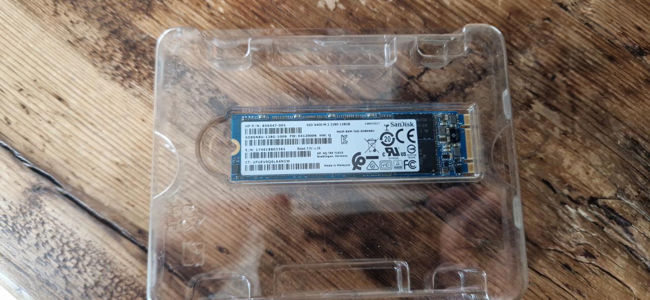 Sandisk SSD X400 128GB harddisk
