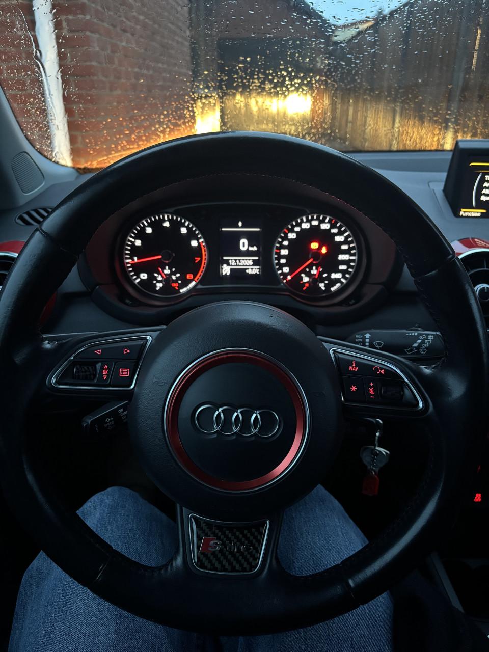 Audi A1 1.2 TFSI Admired S-Line | APK 2027 |