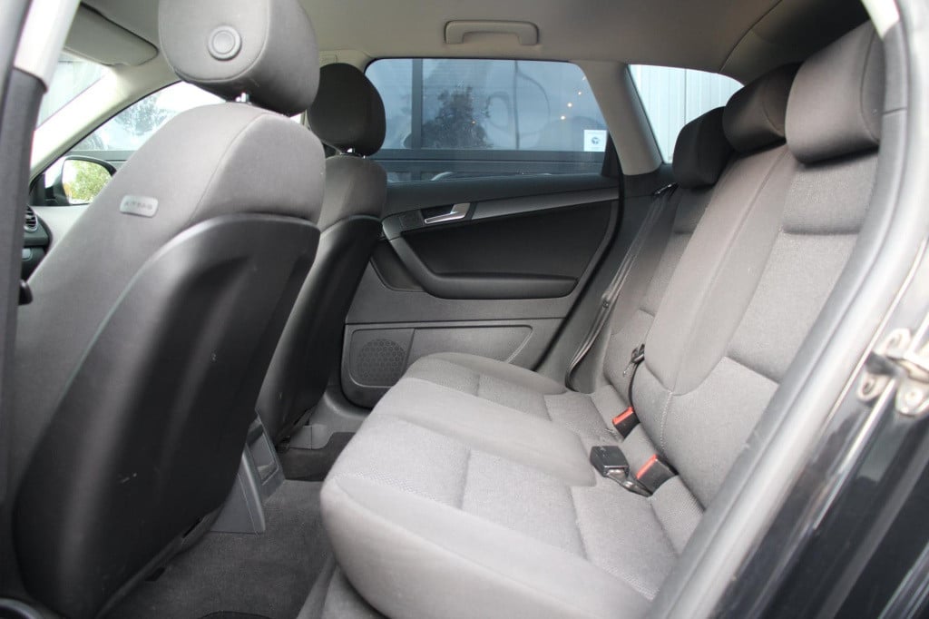 Audi A3 sportback 1.4 tfsi attraction - carplay wireless - navi - clima - 1
