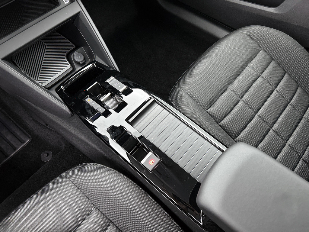 Citroen C4 hybrid 145pk automaat business private lease € 489,- pm - 48mnd 