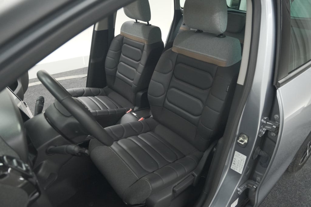 Citroen C3 Aircross puretech 130 eat6 shine | camera | navigatie | parkeers