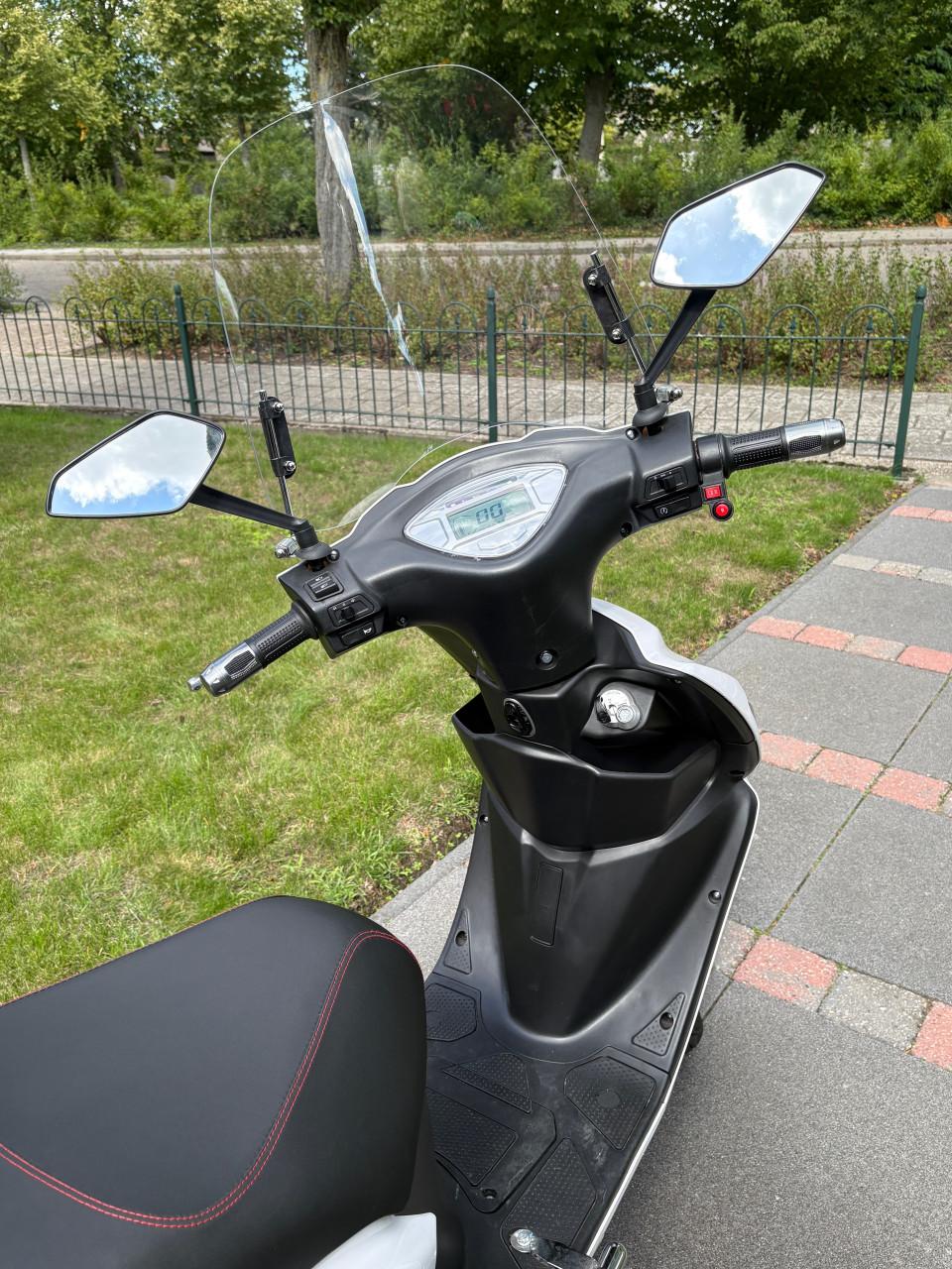 Nieuwe elec scooter 3 wiel iva t3  21 km juli 2026