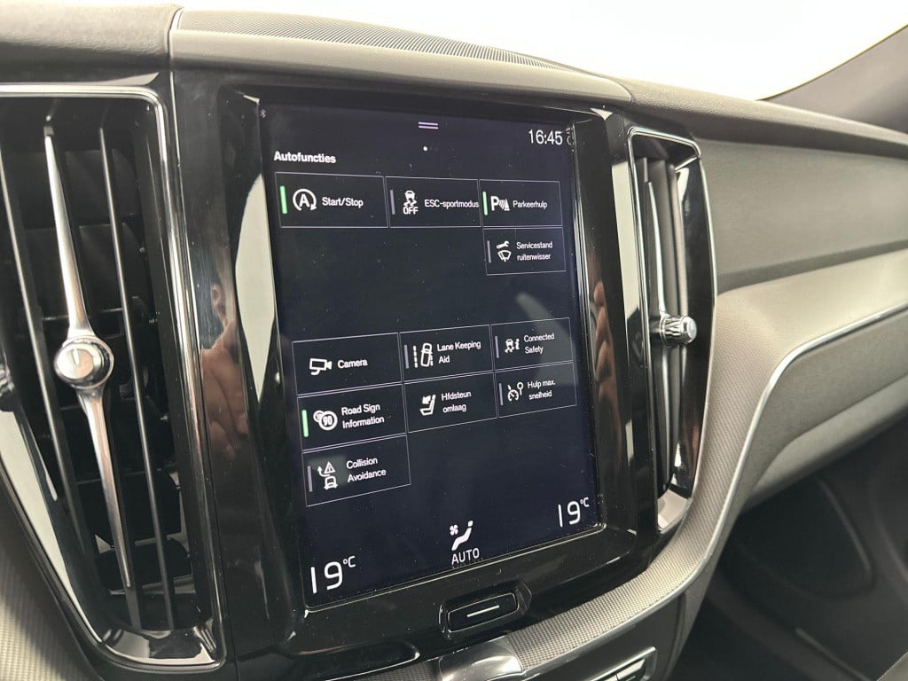 Volvo XC60 2.0 d4 r-design leder camera trekhaak