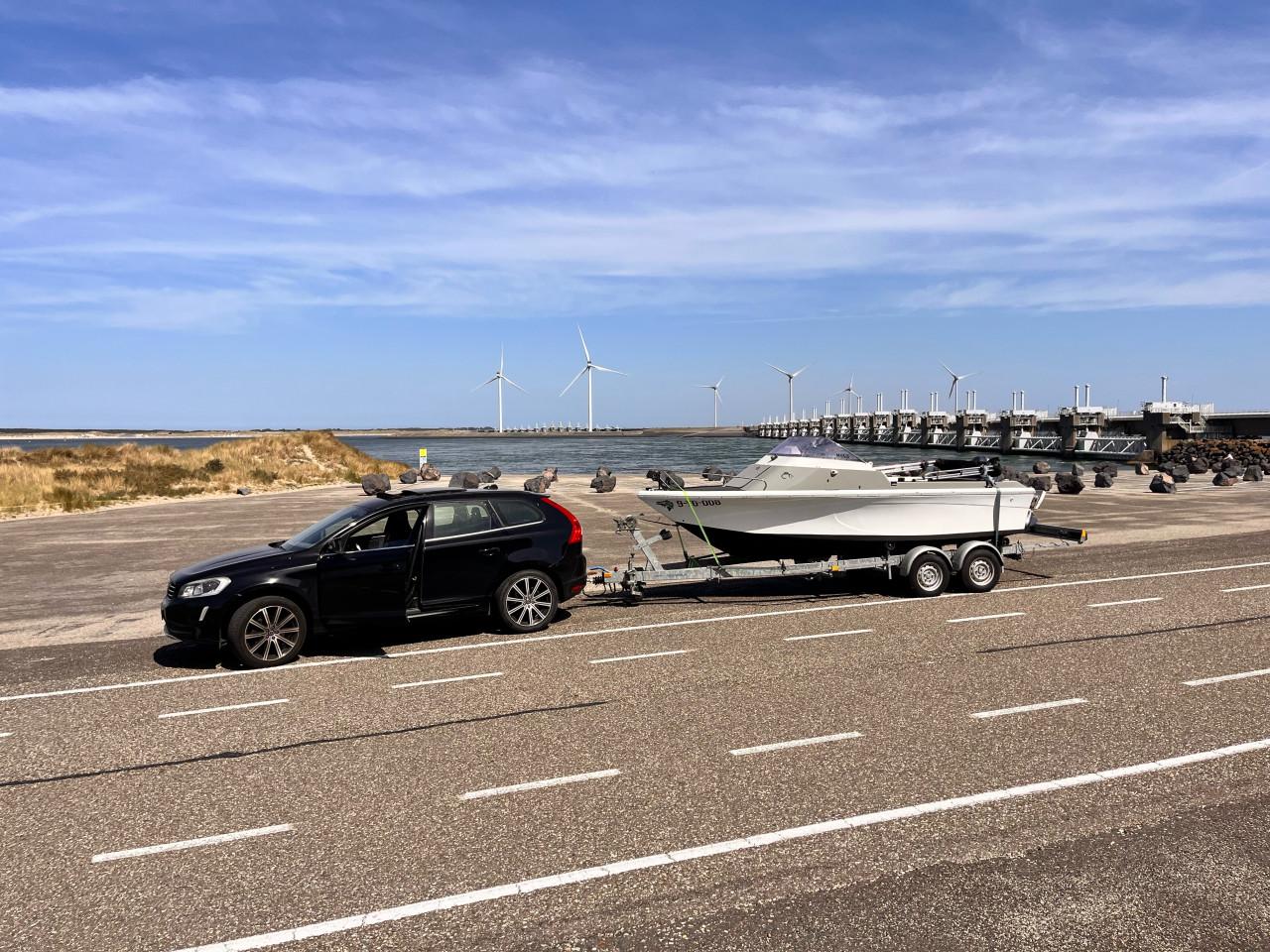 Complete en Zeer nette Jeanneau Visboot inclusief Kalf trailer!!