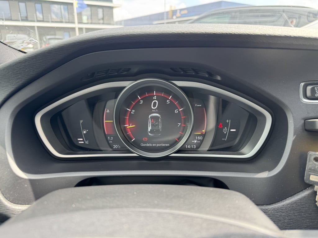Volvo V40 2.0 t4 business sport r-design 190pk | navigatie | trekhaak afnb