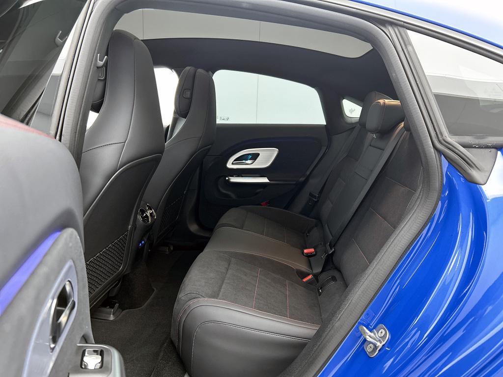 Mercedes-Benz Cla 250+ launch edition 85 kwh | multibeam led | panoramadak 