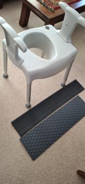 Overzet toiletstoel en drempelhulpen