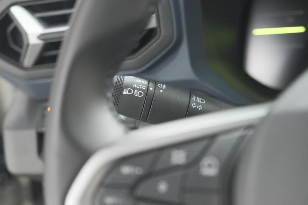 Dacia Duster mild hybrid 130 expression | camera | stoelverwarming | apple 