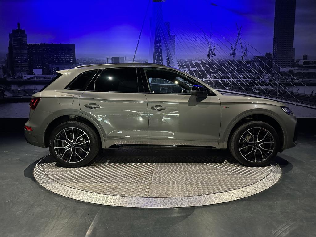 Audi Q5 50 tfsi e s edition competition *keyless*camera*chronosgrey*trekhaa