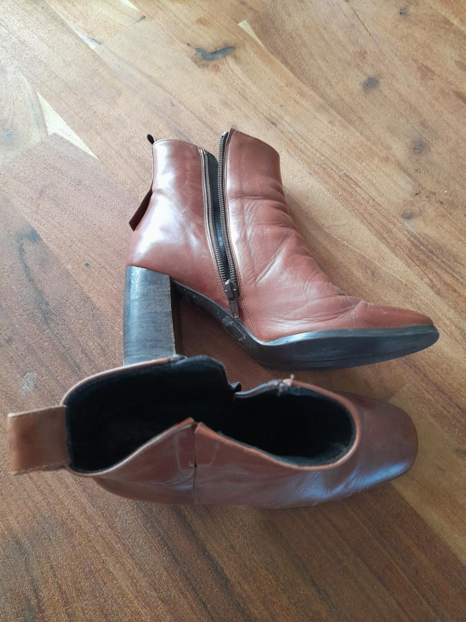 Bruine Laars Zinda maat 36 / 37