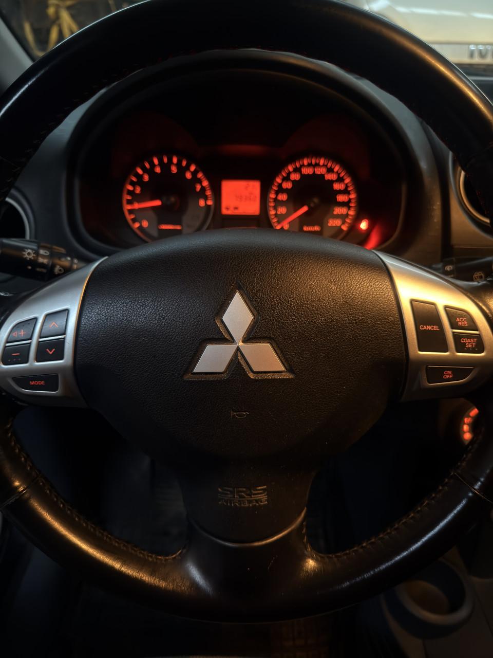 MITSUBISHI COLT