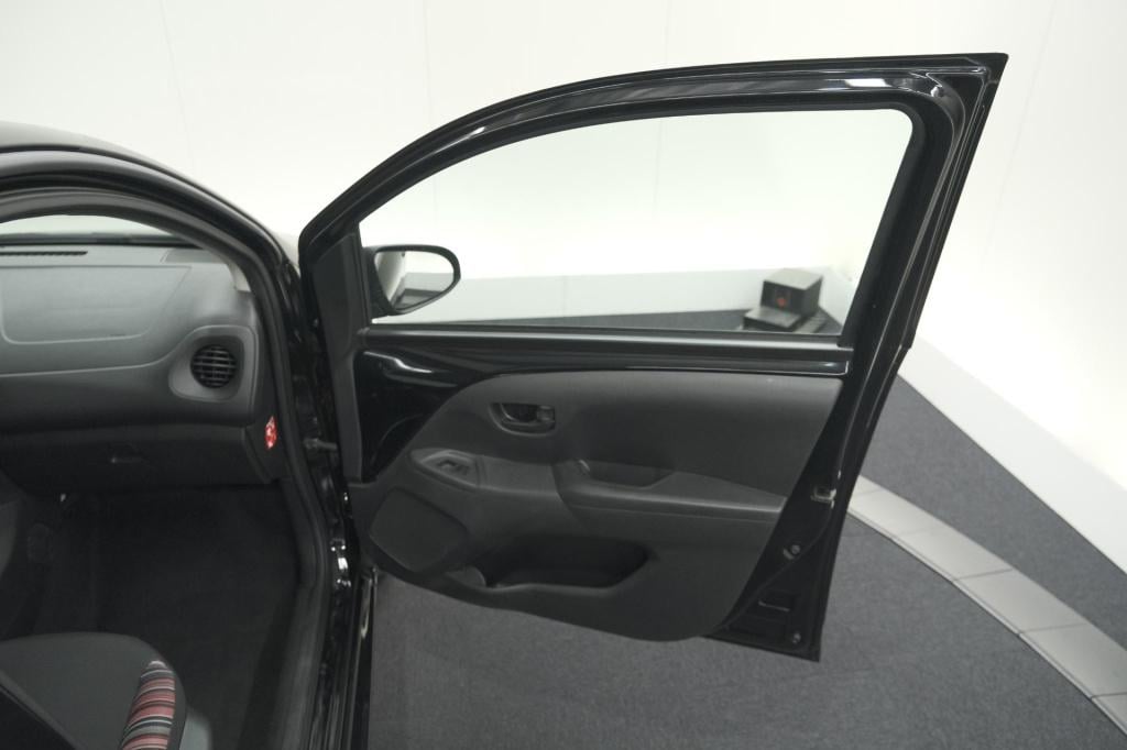 Citroen C1 1.0 vti feel | airco | bluetooth radio | getint glas | 5 deurs