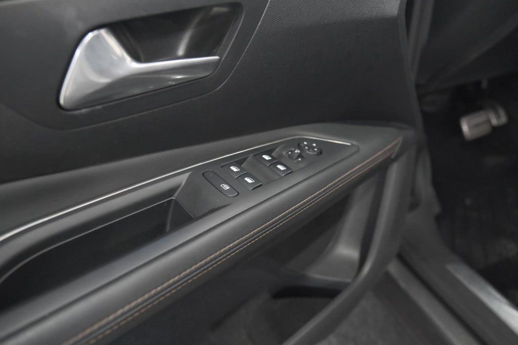 Peugeot 3008 1.6 puretech 180 gt line | camera | dodehoekdetectie | adaptie