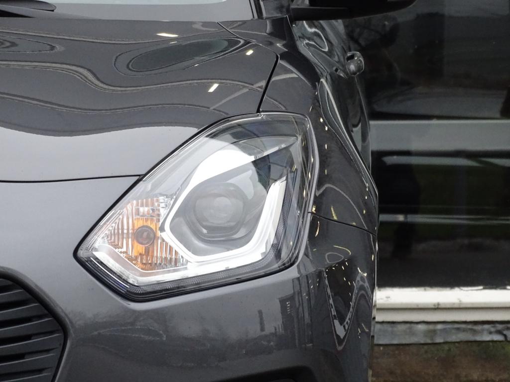 Suzuki Swift 1.0 stijl automaat | stoelverwarming | navi | bluetooth