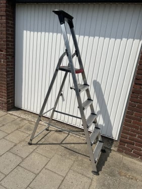 Altrex Huishoudtrap Double Decker 6 Treden winkelprijs €116,- als nieuw