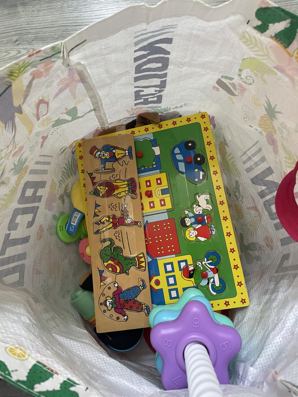 GRATIS! Tas met kinderspullen speelgoed