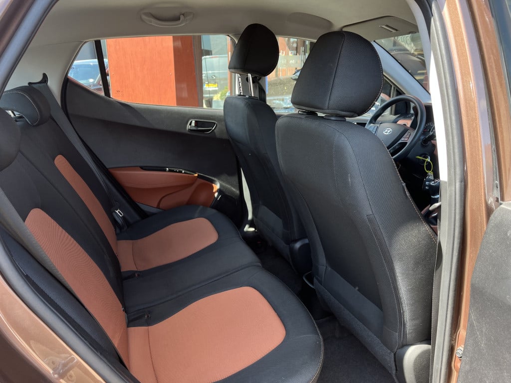 Hyundai I 10 1.0i i-motion comfort | climate | radio | cruise