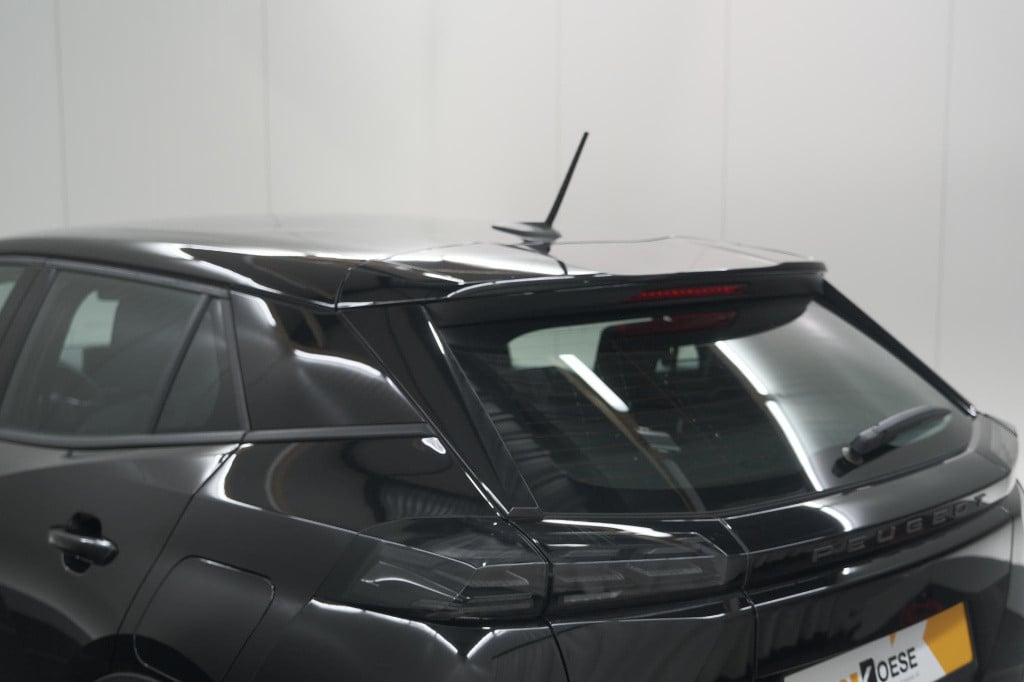 Peugeot E-2008 ev active 50 kwh | parkeersensoren | apple carplay | climate
