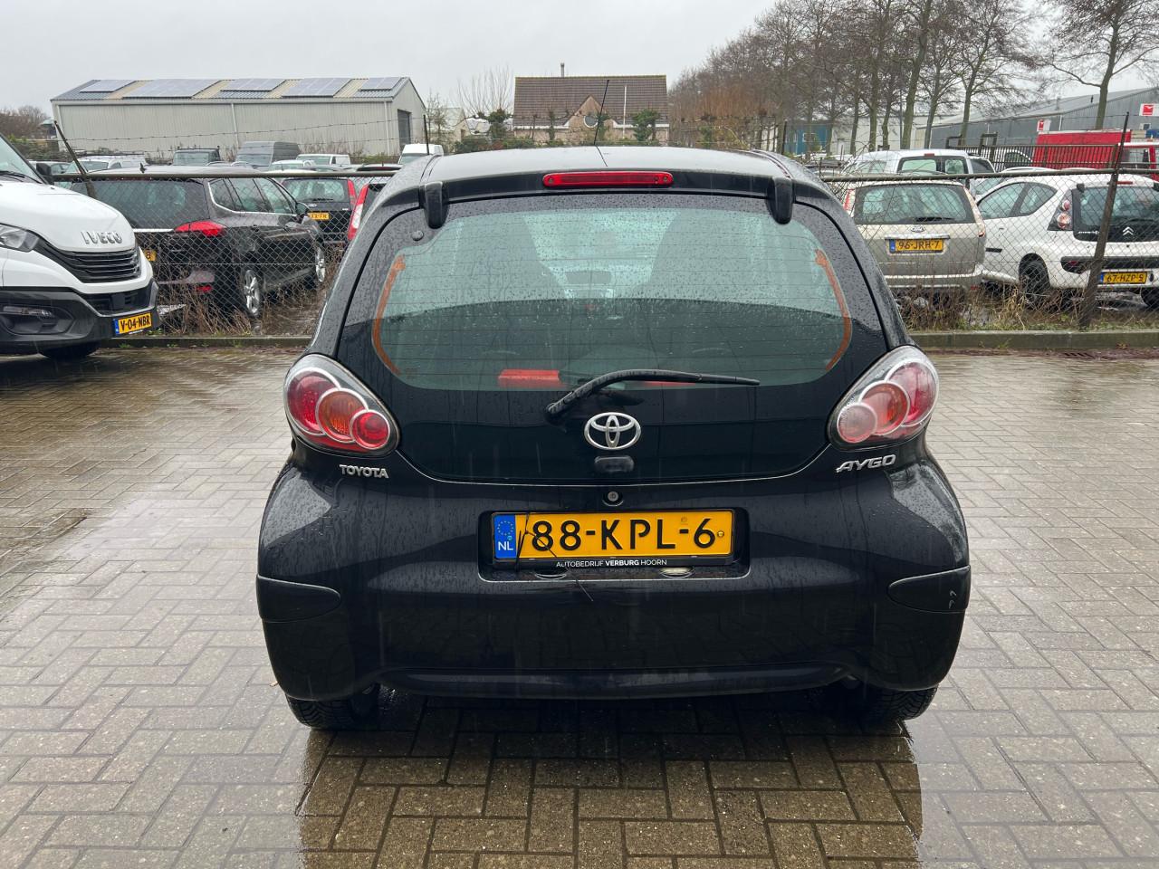Toyota Aygo 1.0-12V Acces 122.868KM Jaar apk