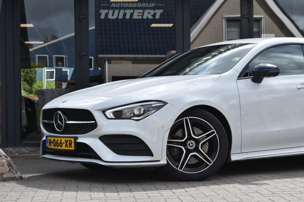 Mercedes-Benz Cla shooting brake 200 amg night | sfeerverlichting | trekhaa