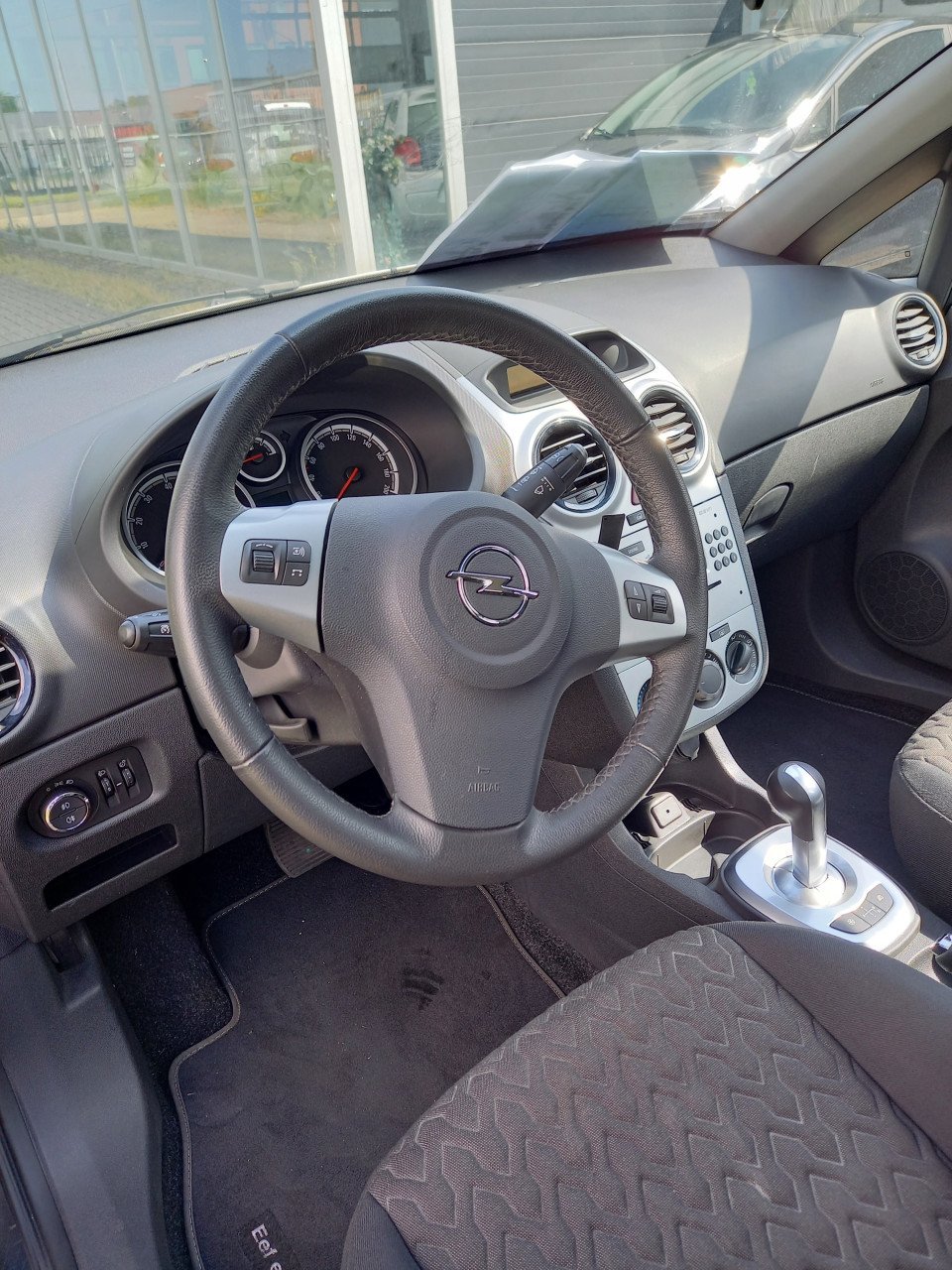 Overcompleet  Opel Corsa automaat te koop