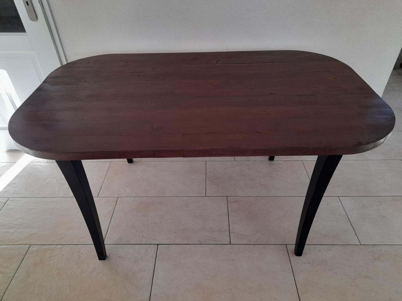 Mooie massief houten doorleefde tafel 89 x 150 x 75H (in goede staat)