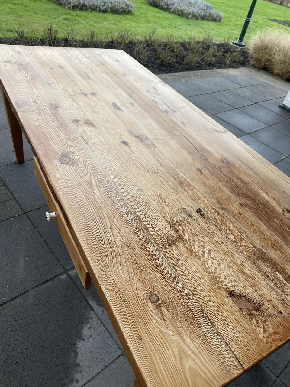 Unieke eettafel