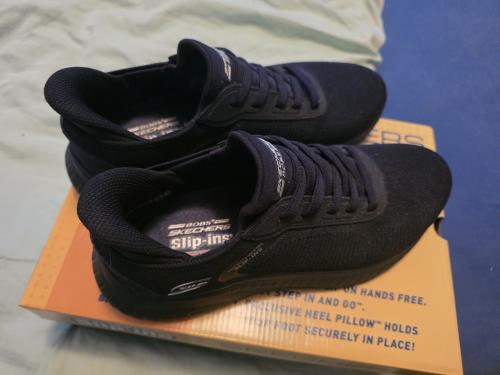 TE KOOP: Skechers Slipp-in