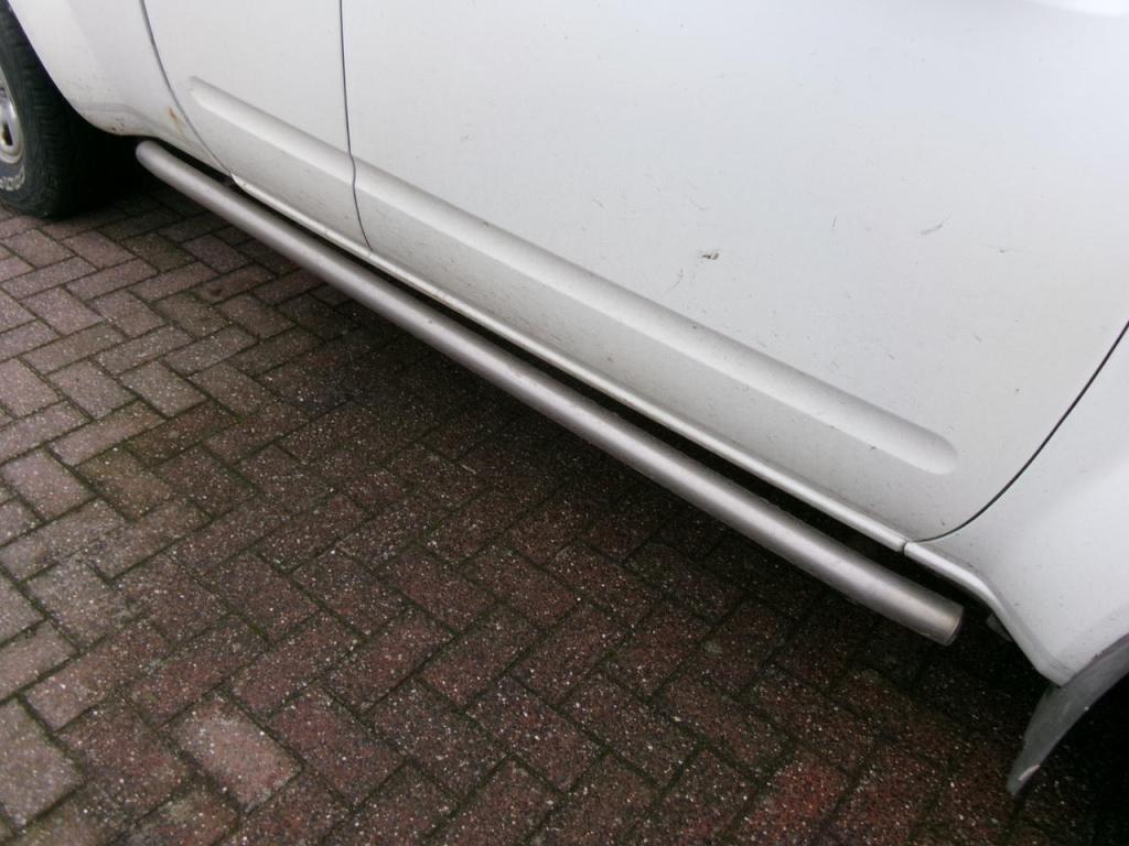 Nissan Navara 2.5 dci euro-5 airco190pk 4wd king-cab, tr.h.