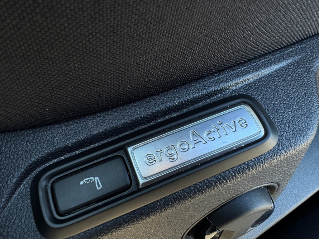 Volkswagen T-roc 1.5 tsi r-line edition * camera * massage * parkeerhulp