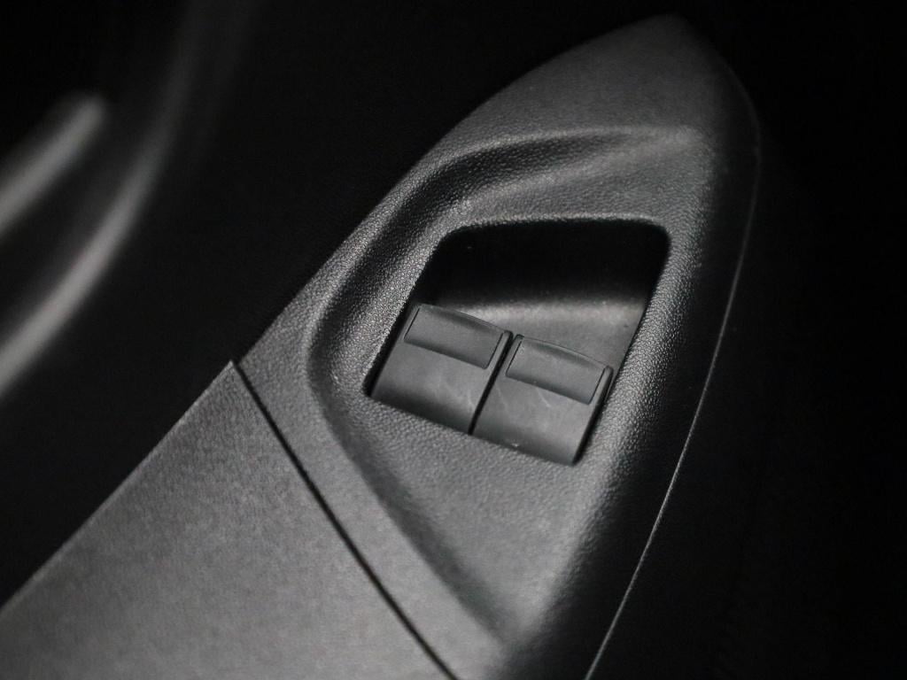 Peugeot 108 1.0 e-vti active | 5-deurs | airco | bluetooth | lage km stand