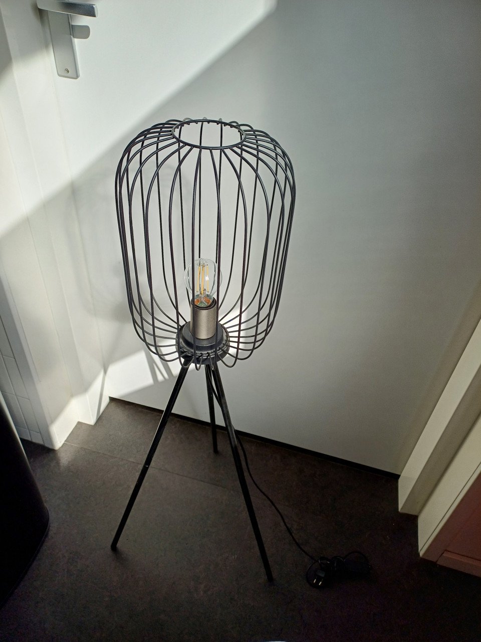 Industriele vloerlamp+ zwarte vloerlamp klein