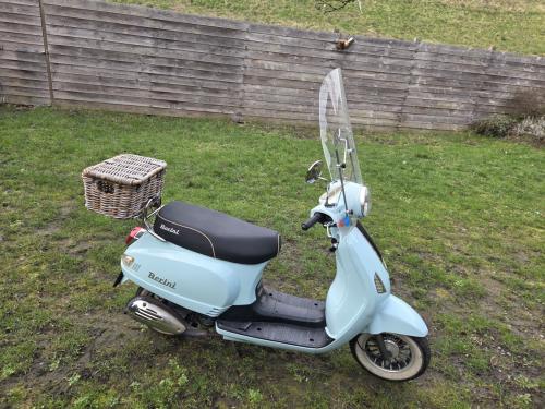 TE KOOP BERINI SNORSCOOTER IZGS