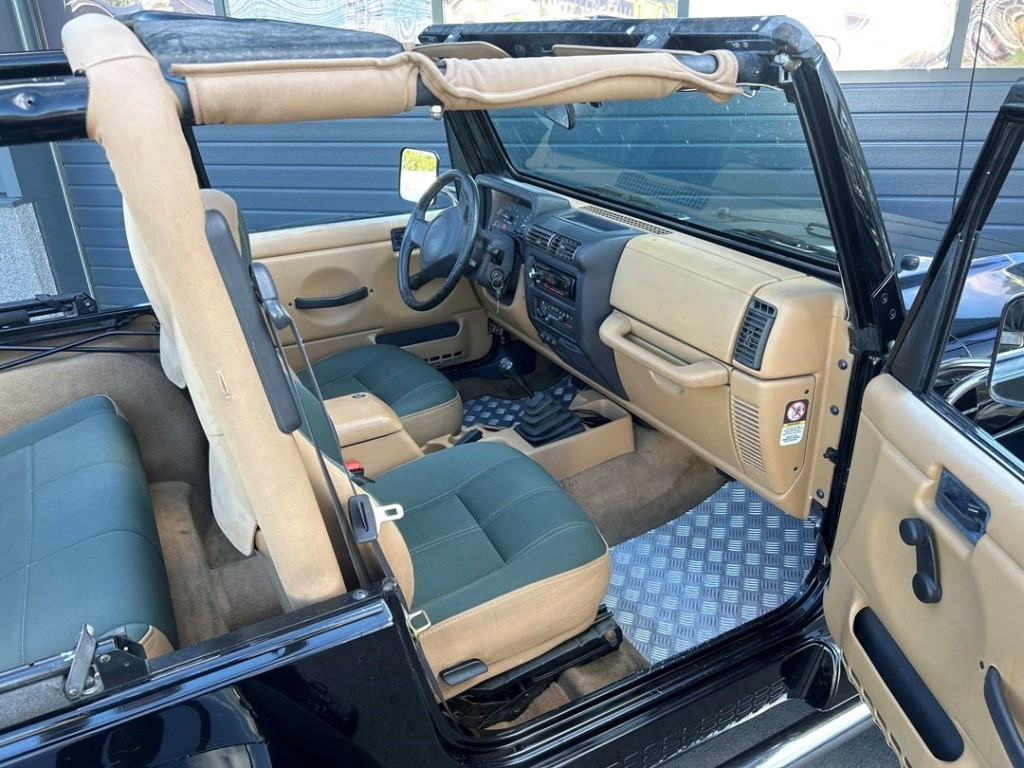 Jeep Wrangler sahara edition