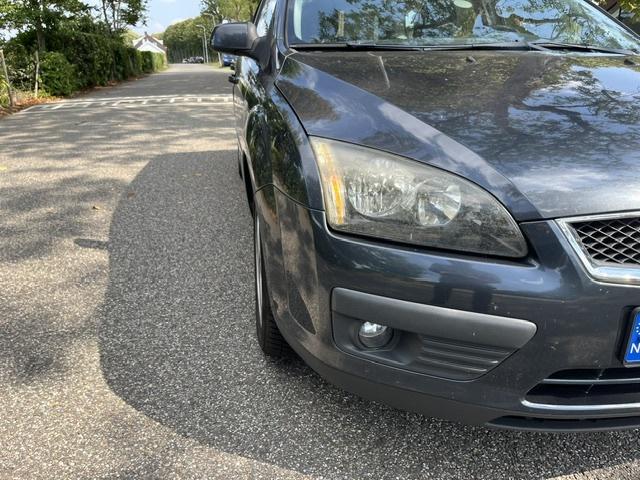 Ford Focus wagon 1.6-16v futura