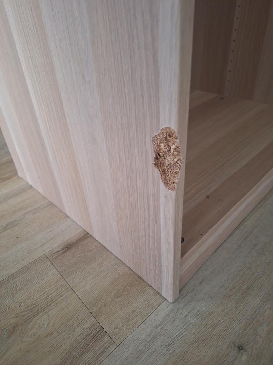 Ikea kast met glazen schuifdeuren