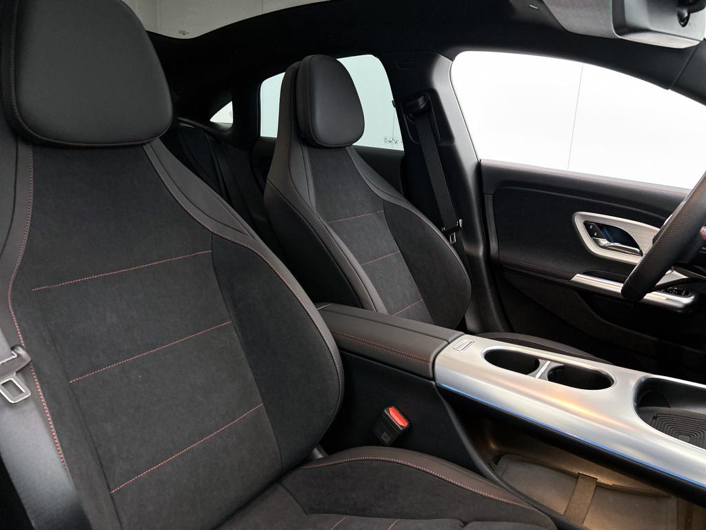 Mercedes-Benz Cla 250+ launch edition 85 kwh | multibeam led | panoramadak 