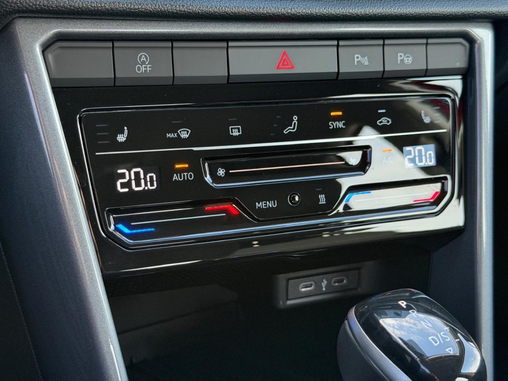 Volkswagen T-roc 1.5 tsi 150pk dsg style | navigatie | standkachel | camera