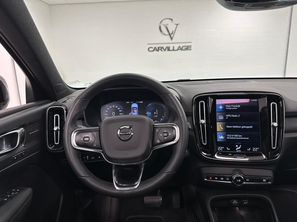 Volvo XC40 1.5 t4 plug-in hybrid ultimate dark | trekhaak | panoramadak | h