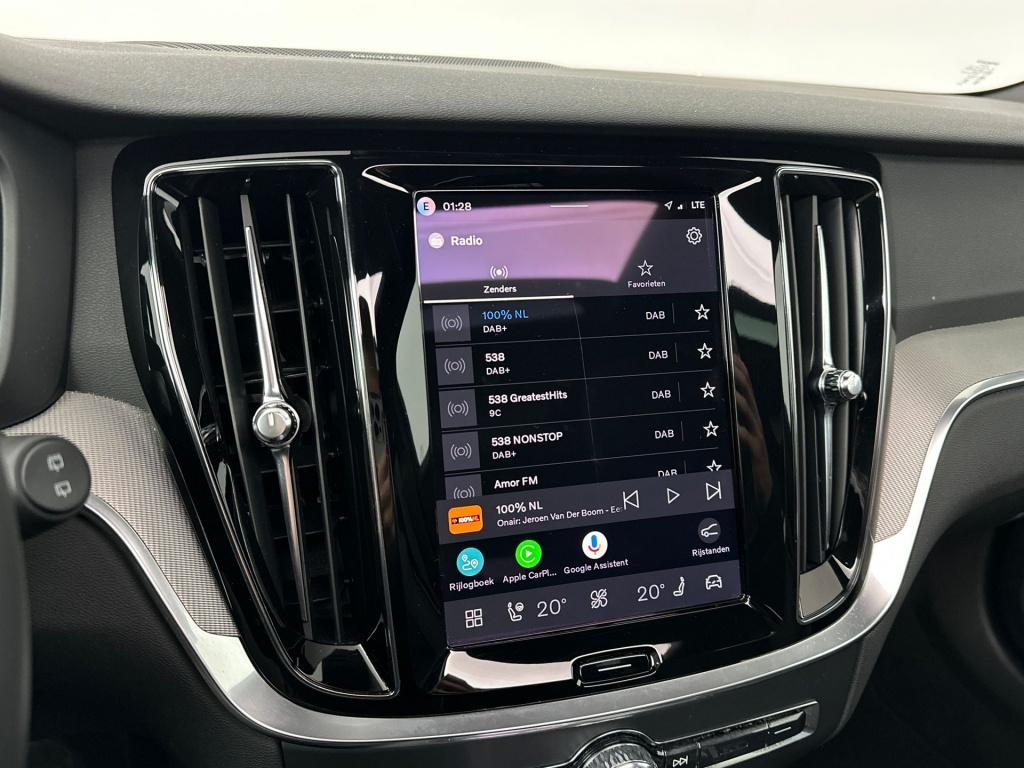 Volvo V60 t8 455pk recharge plus dark| pano| hud| trekhaak| 360camera